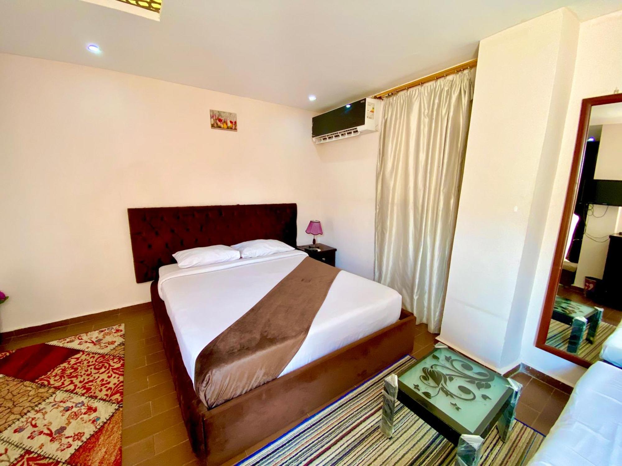 Golden Pyramids Inn Kafret el-Gabal Eksteriør bilde