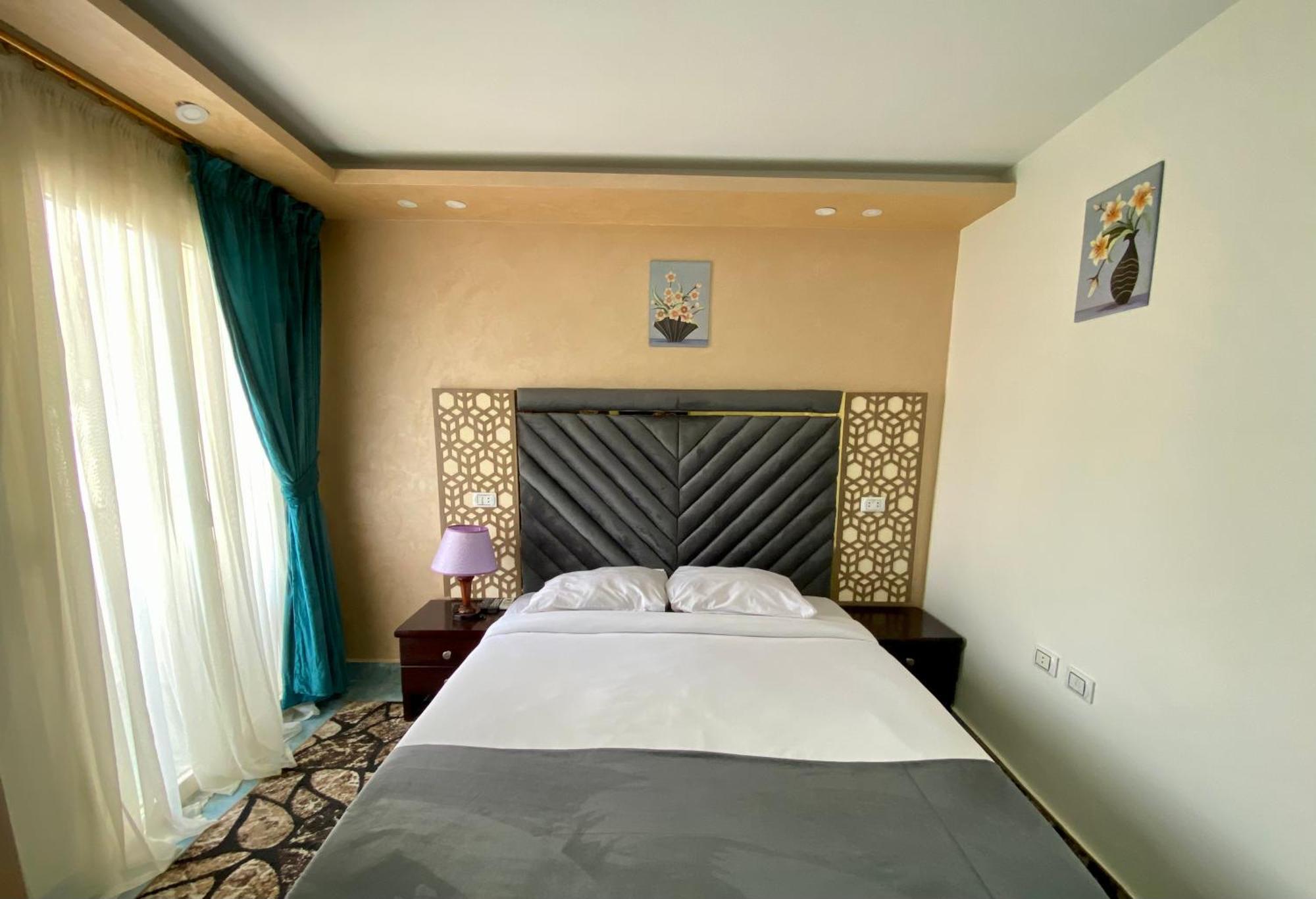 Golden Pyramids Inn Kafret el-Gabal Eksteriør bilde