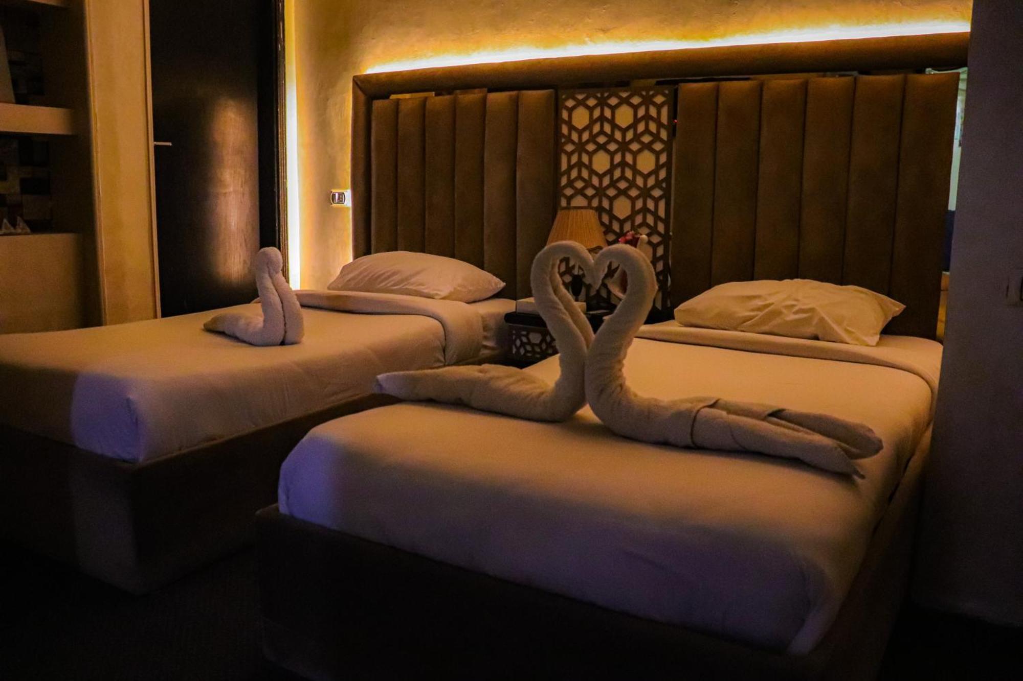 Golden Pyramids Inn Kafret el-Gabal Eksteriør bilde