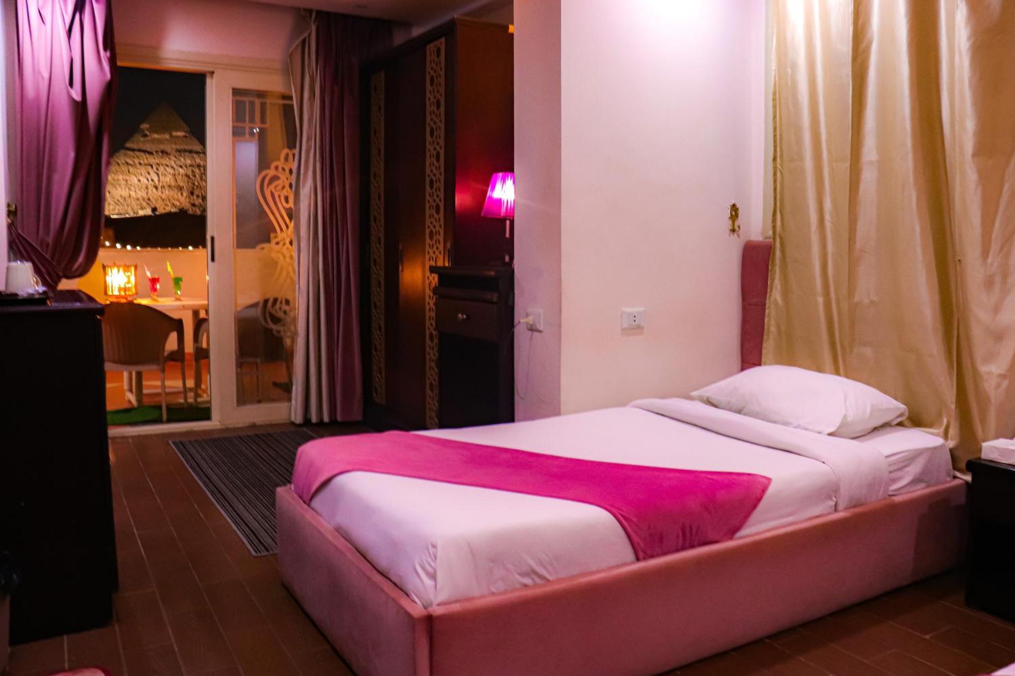 Golden Pyramids Inn Kafret el-Gabal Eksteriør bilde
