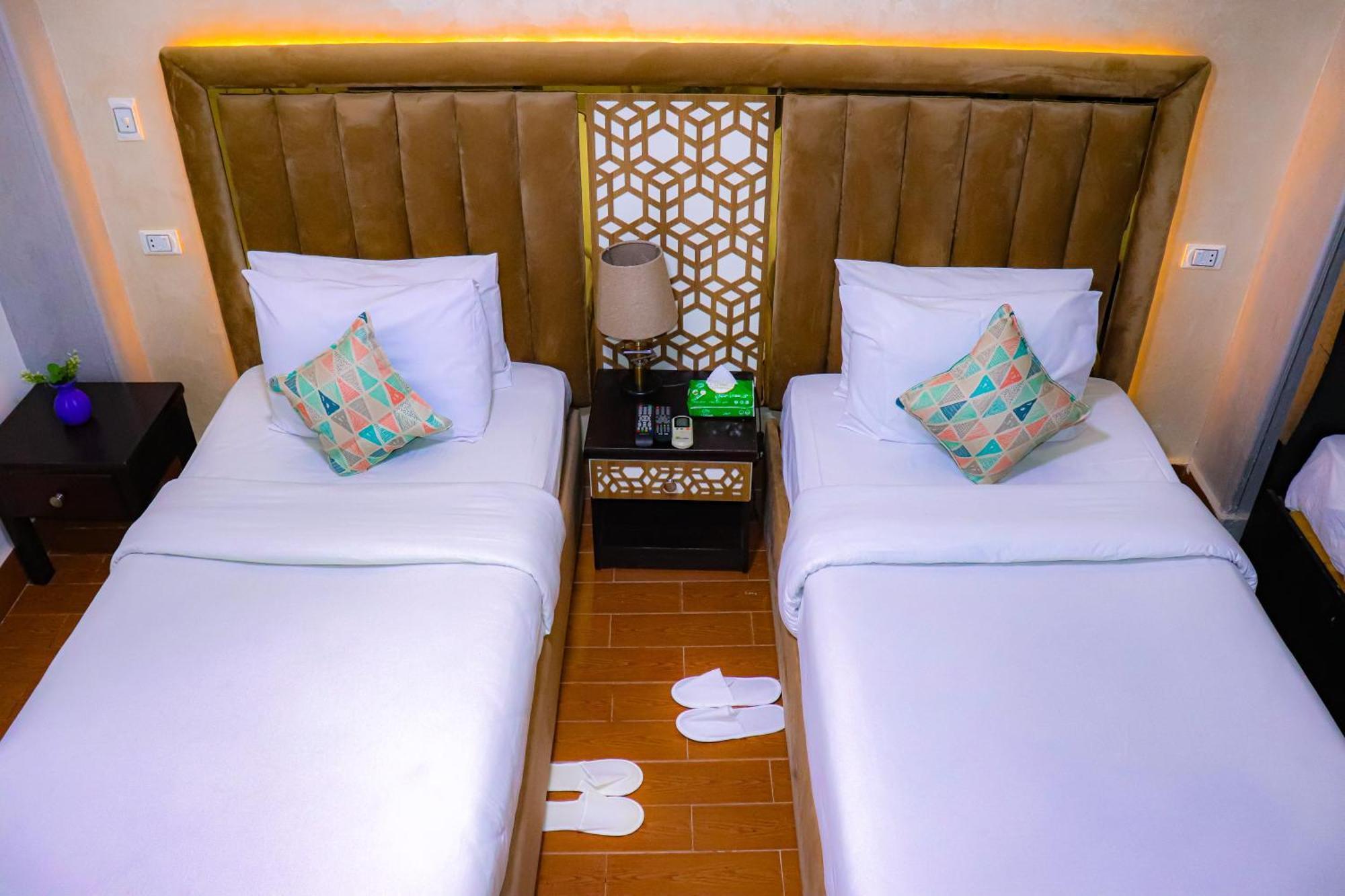 Golden Pyramids Inn Kafret el-Gabal Eksteriør bilde