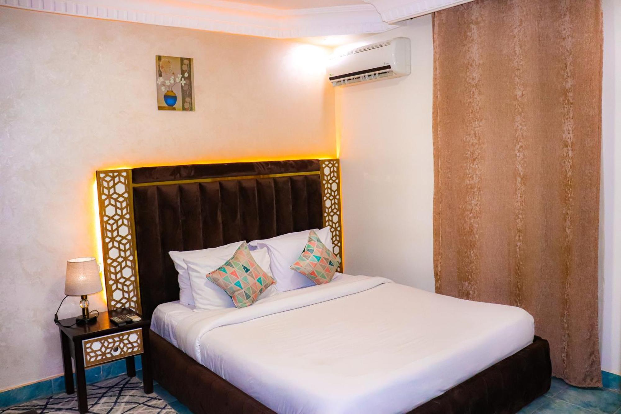 Golden Pyramids Inn Kafret el-Gabal Eksteriør bilde