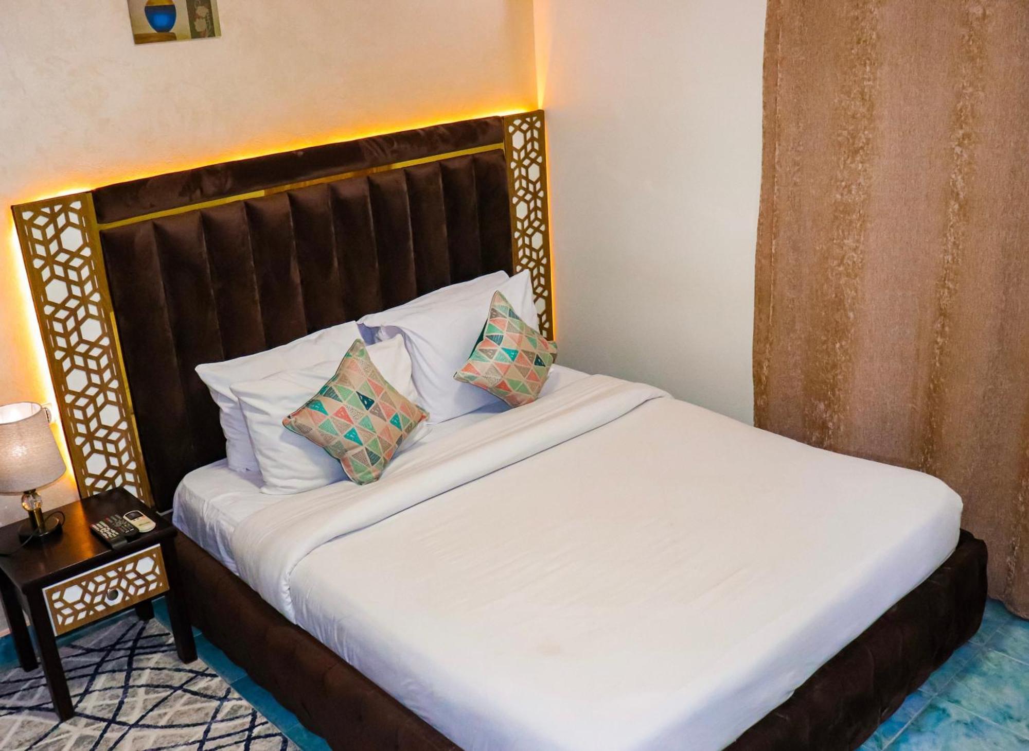 Golden Pyramids Inn Kafret el-Gabal Eksteriør bilde