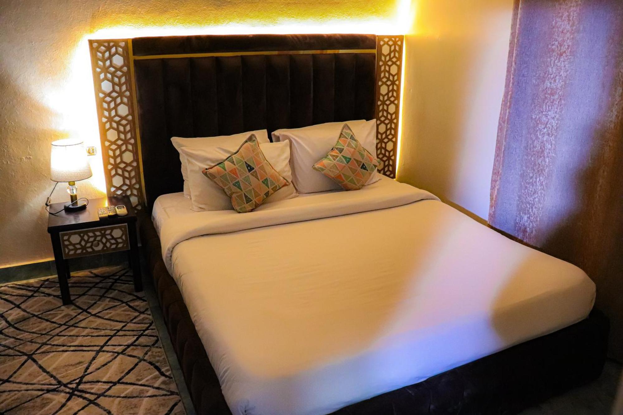 Golden Pyramids Inn Kafret el-Gabal Eksteriør bilde