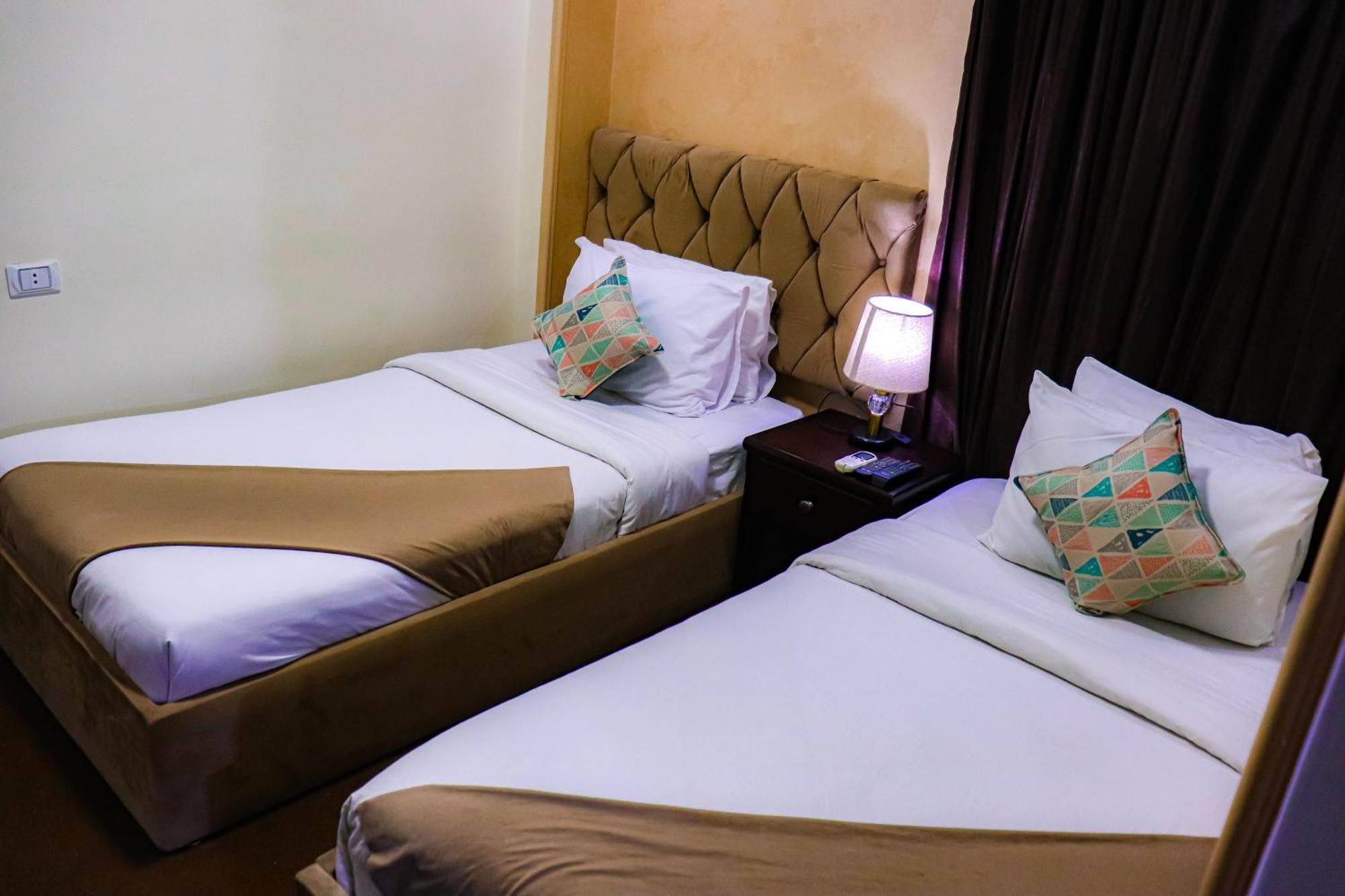 Golden Pyramids Inn Kafret el-Gabal Eksteriør bilde