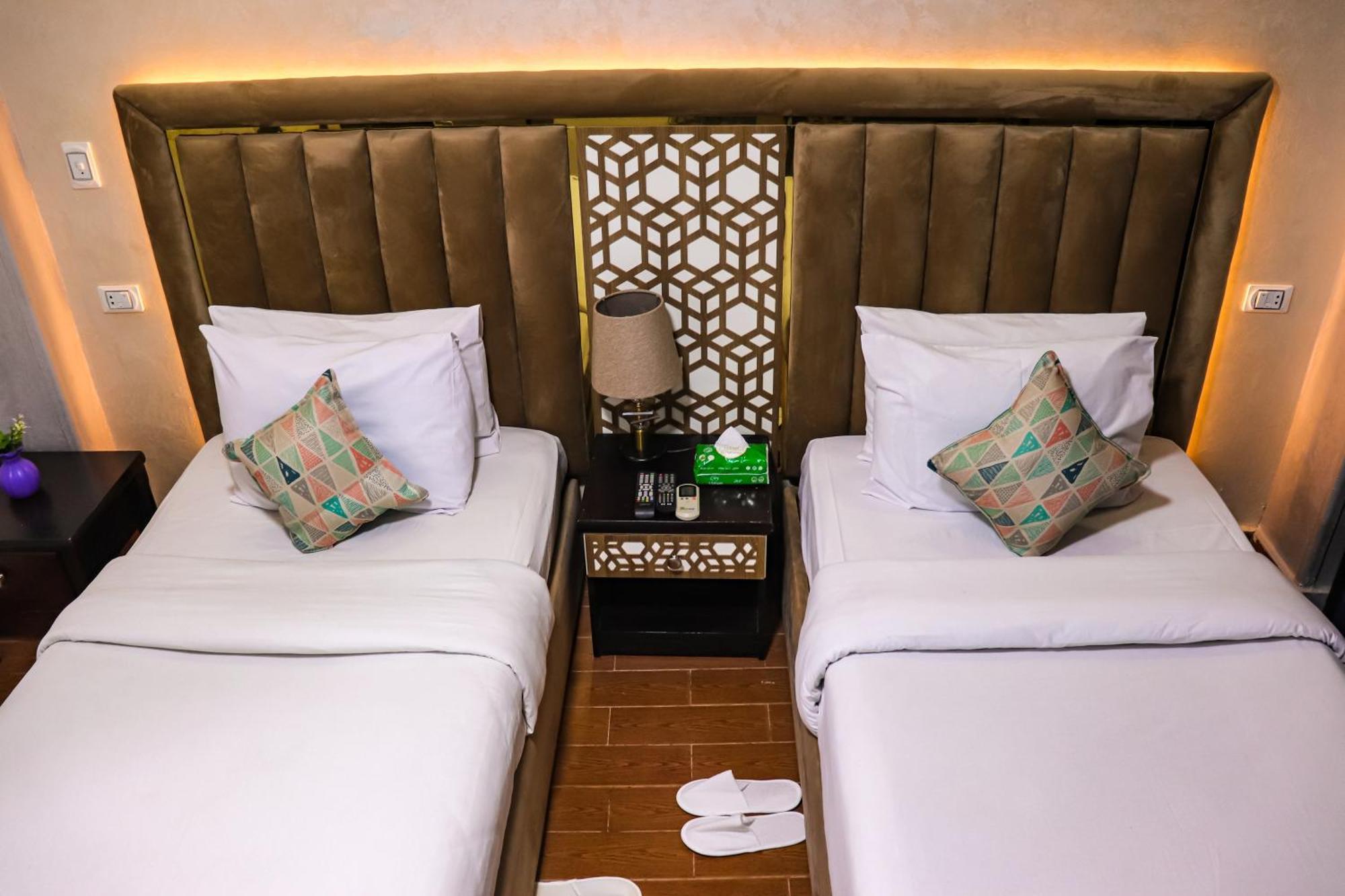 Golden Pyramids Inn Kafret el-Gabal Eksteriør bilde